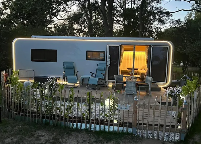 营地 Luxuswohnwagen Dreamer Mit Achterwasserblick Lutow